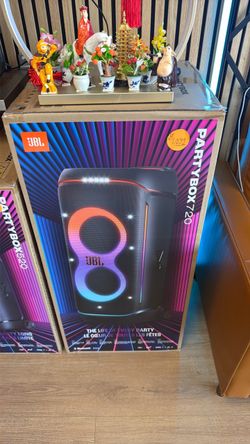 JBL PartyBox 720 Bluetooth Speaker