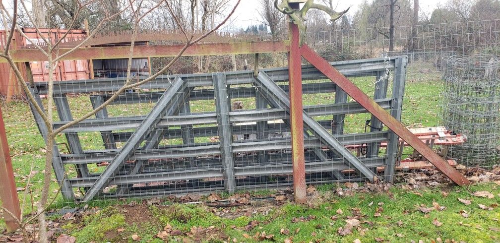 Livestock, Farm, Drive Way, Gates .