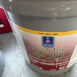 10 galones de pintura