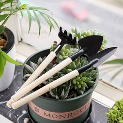 Gardening tools set 