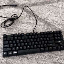 AUKEY Mechanical Gaming Keyboard Model KM-G9 87 Key Input 5V