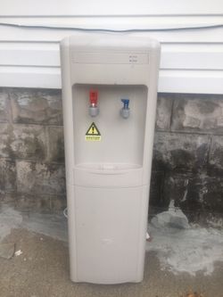 Water despenser and water filter