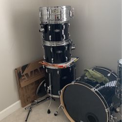 Pearl Vision  Drum Set  5 Pieces. Birch Shells 