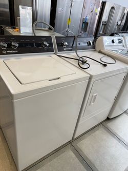 Speed queen top load washer and gas dryer set