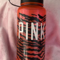 Victoria secret pink water bottle 🎀