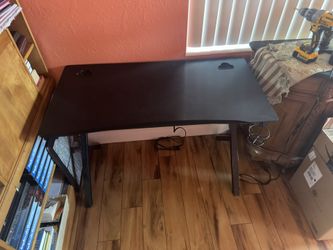 Carbon Fiber Gaming Desk