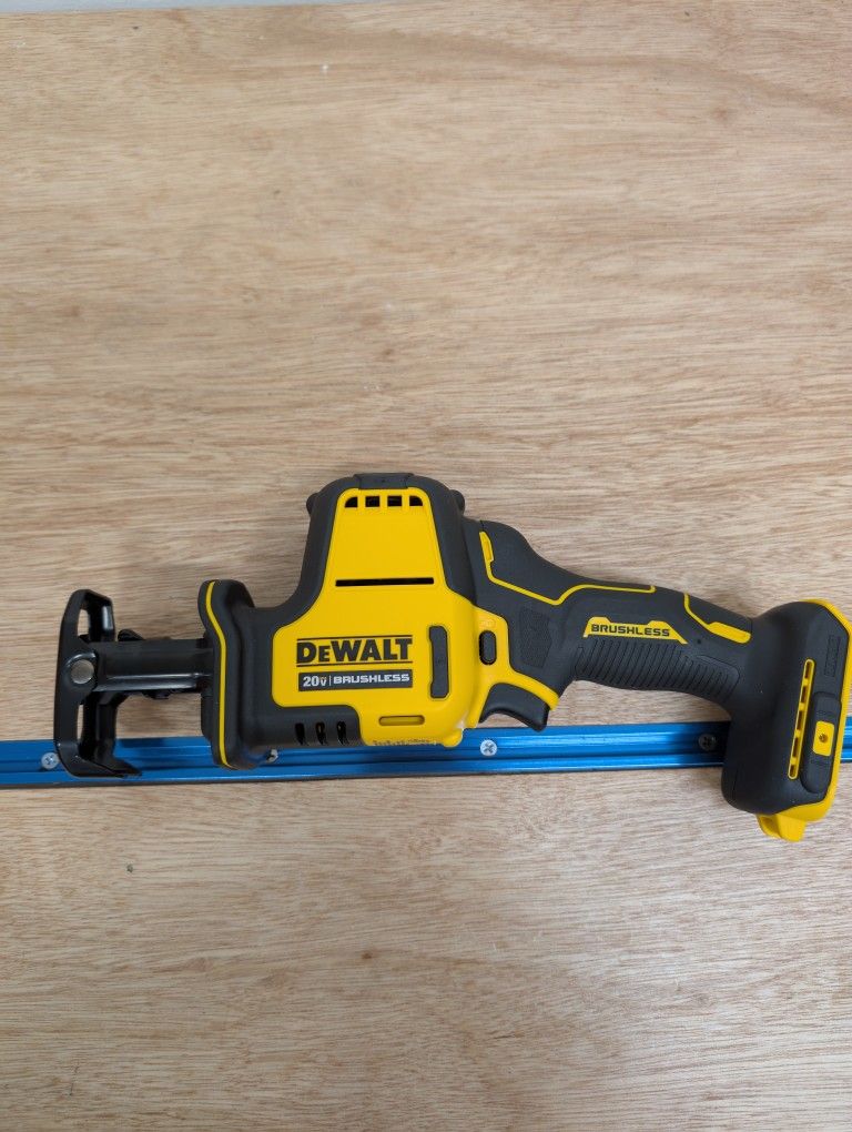 DeWalt 20v Max Brushless Reciprocating Saw NEW