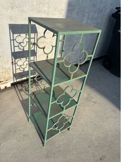 Gardening shelf