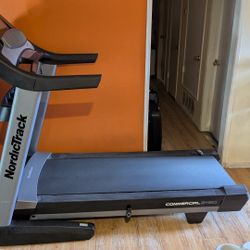 NordicTrack Commercial 2450
