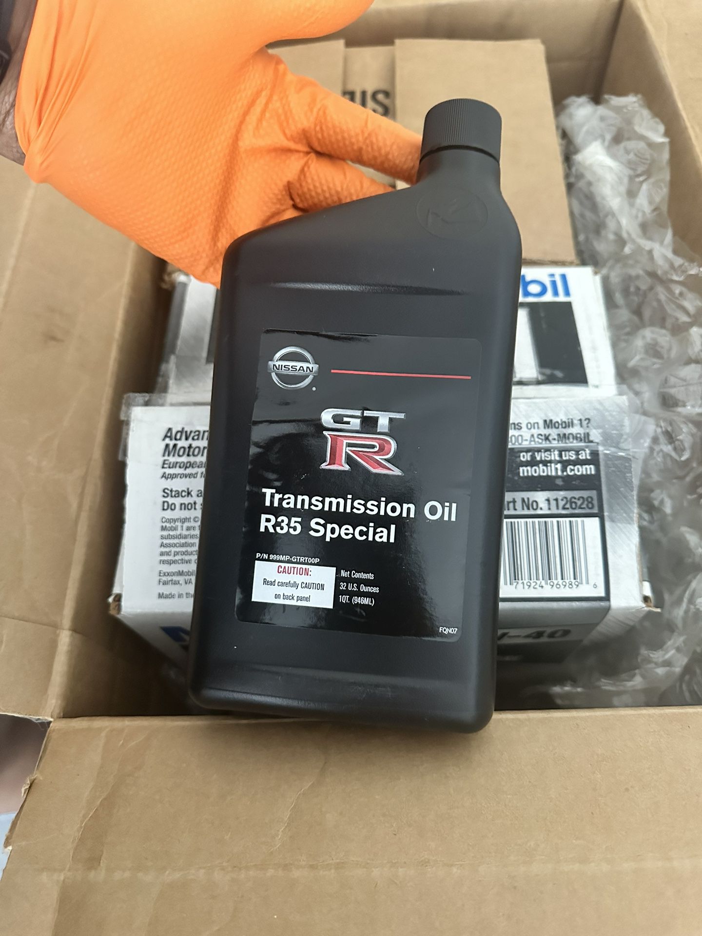 Genuine Transmission Fluid Oil for Nissan GT-R R35 1 Quart Black (999MP-GTRT00P)