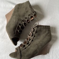 Lace Up Wedges New Size 7.5 