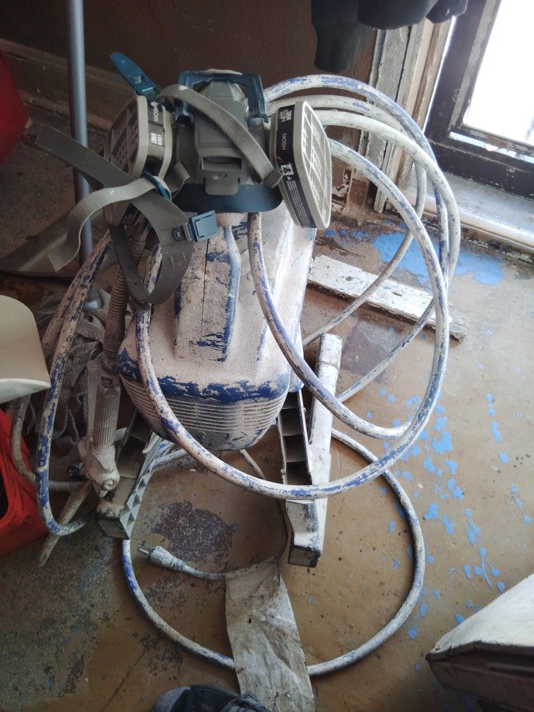 Paint Sprayer And Mask