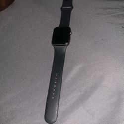 Apple Watch Series 3 Works In Good Condition And Has A Charger Lookin To Sell it 