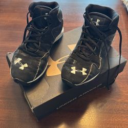 Under Armour Football Cleats 5.5Y