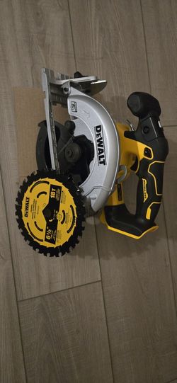 DWALT 6-1/2 20V CIRCULAR SAW