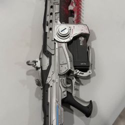Gears of War Lancer Chainsaw Gun Replica with Red Accents CD-77G