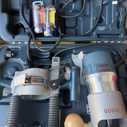 Bosch 12 Amp 2-1/4 Horse Power Corded Plunge and Fixed Base Router Kit with Hard Case