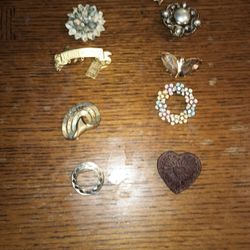 Vintage Brooches  Bag Of 10  $20 