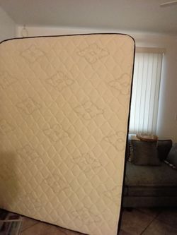 Queen size mattress....new