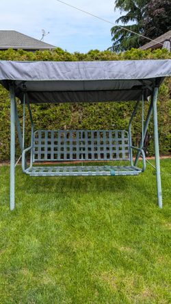 Glider swing