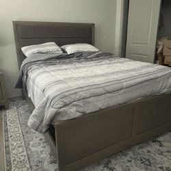 ***Queen Bed Set***