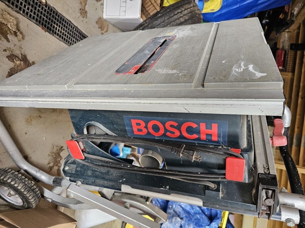 Bosch Table Saw Folding with stand and wheels ⁹