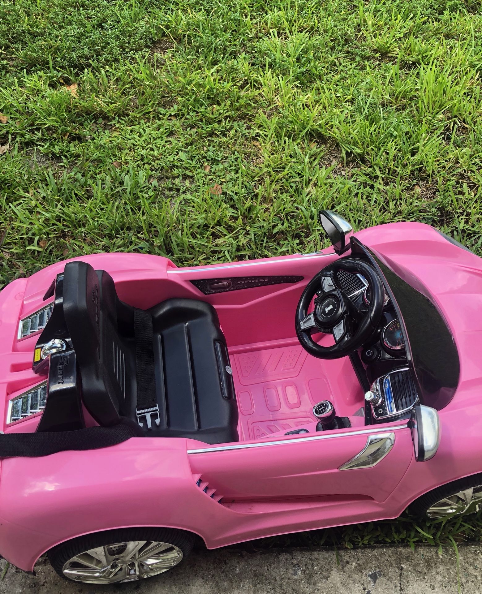 Pink convertible with rims w/ remote