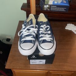 Navy Blue Converse All Stars: Women’s 8.5 Men’s 6.5