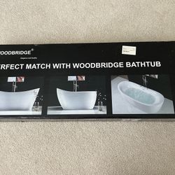 Woodbridge Freestanding Tub Filler