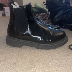 Black Charlas Boots With Fur Inside 