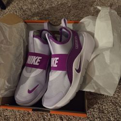 Nike Kids Shoes Size 3Y