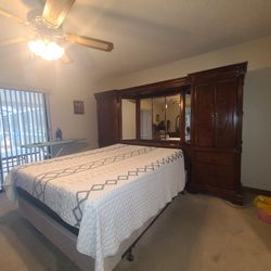 Bedroom Set w Position  Mattress (Queen)