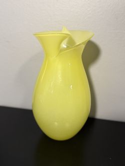VINTAGE Empoli Calla Lily Vase Chartreuse Yellow Opaline Italian MCM  14"x7 Tall