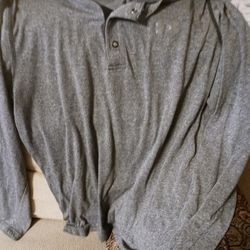 Boys Under Armor Shirt Size Medium 