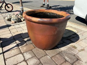Large Heavy Ceramic Terracotta Patio Planter Pot – 24” Diameter x 21” Tall – $145