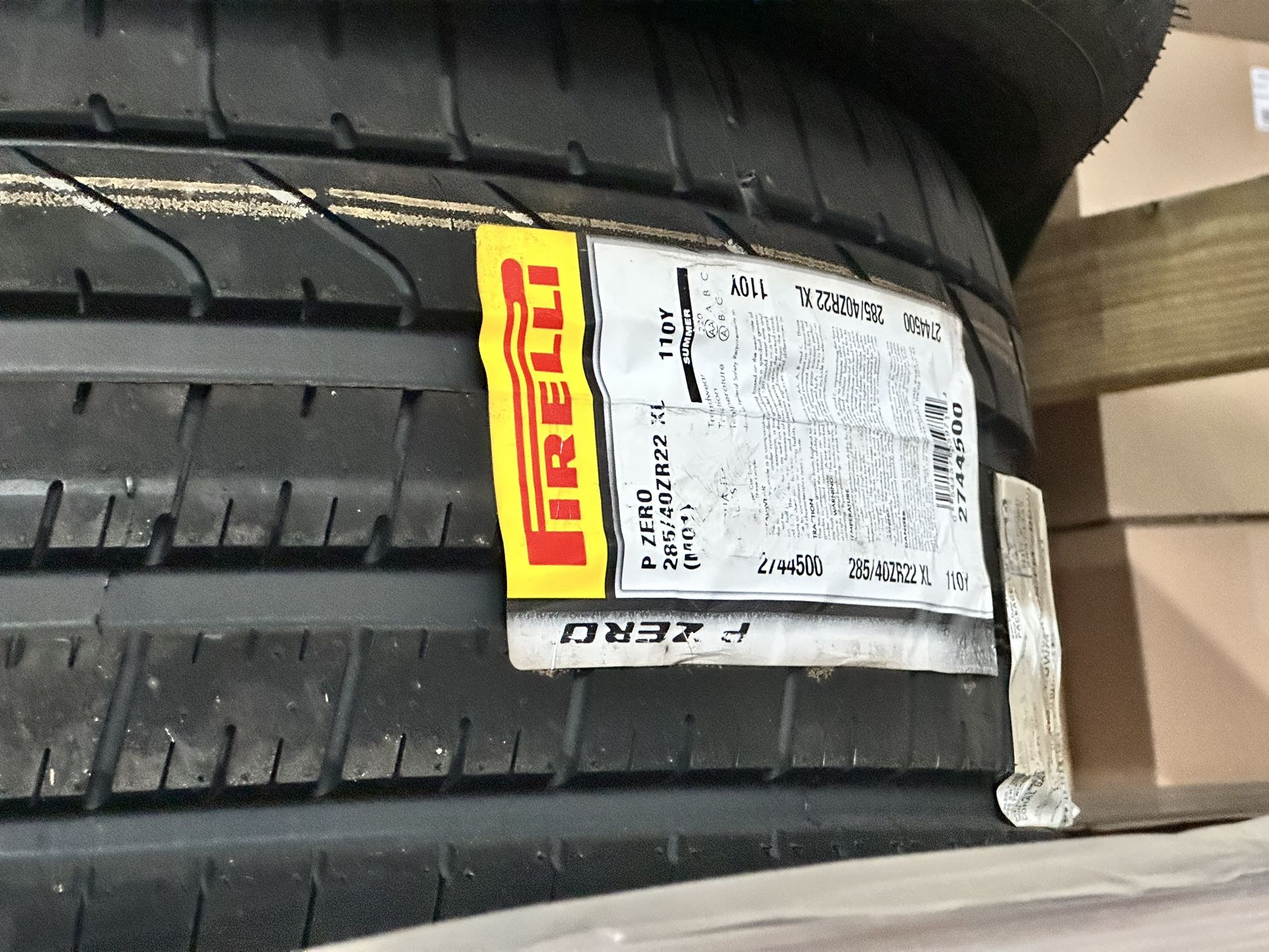 Pirelli P-zero Tires Set 325/35/R22 285/40/R22