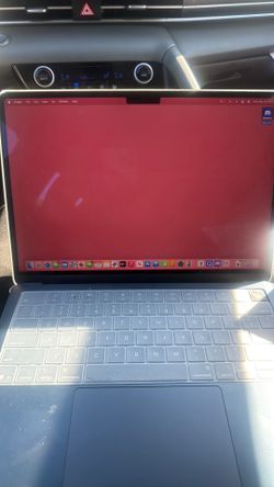Apple MacBook M4 chip 13”