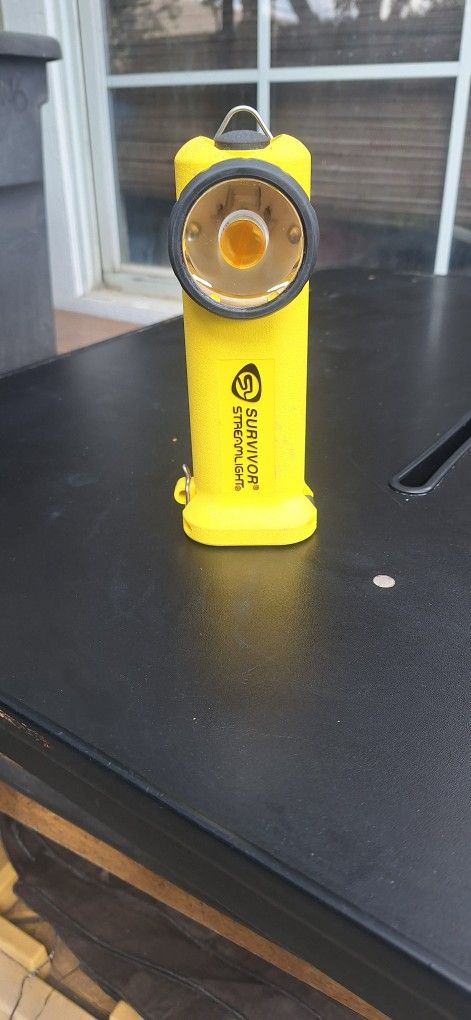 Streamlight Survivor
