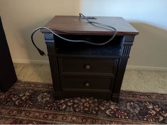 End table/night stand