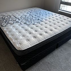 💟King Size Pillow Top Mattress 12" Thick