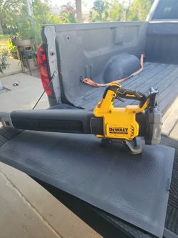 DEWALT 20V MAX 125-MPH 450-CFM BRUSHLESS CORDLESS HANDHELD LEAF BLOWER ( TOOL ONLY  )