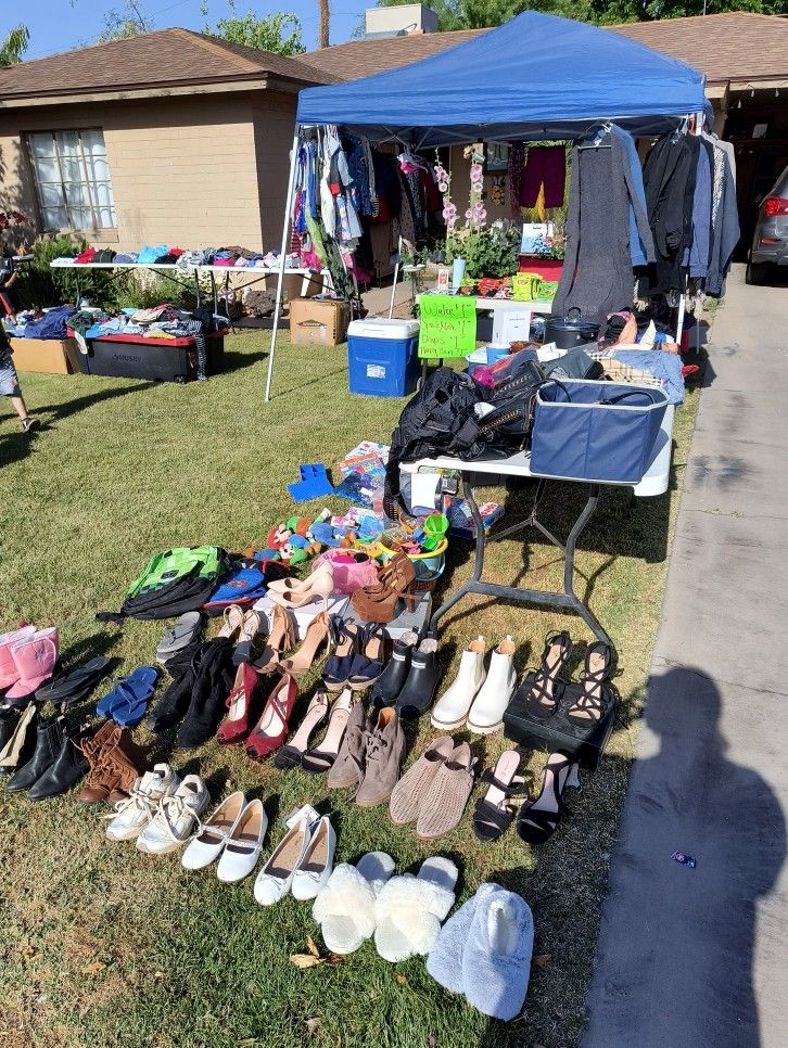 YARD SALE !!