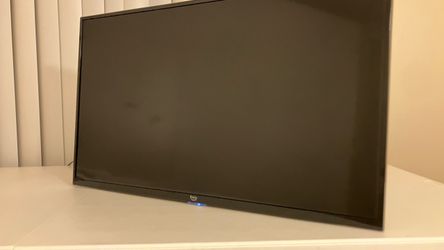 Amazon Fire Series 2TV Flat Screen Television Used Once needs remote