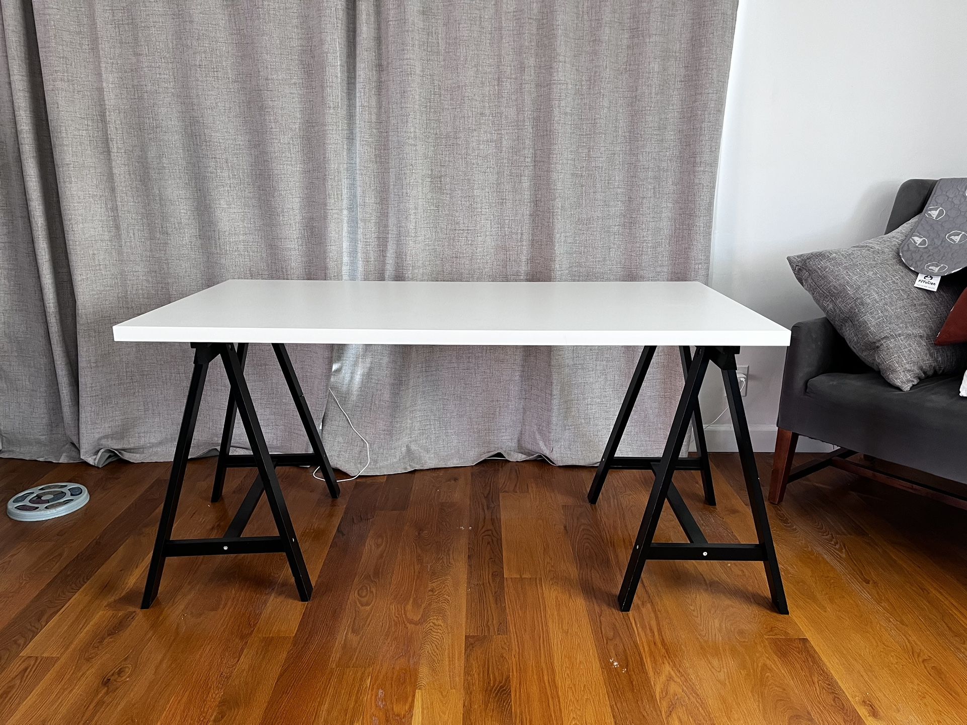 desk/table