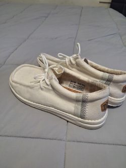 Hey Dudes Size 8