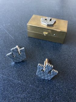 Goorin Bros Cufflinks Supreme. Gucci. LV. Burberry. Versace. Prada. Ferragamo. YSL. Fashion.