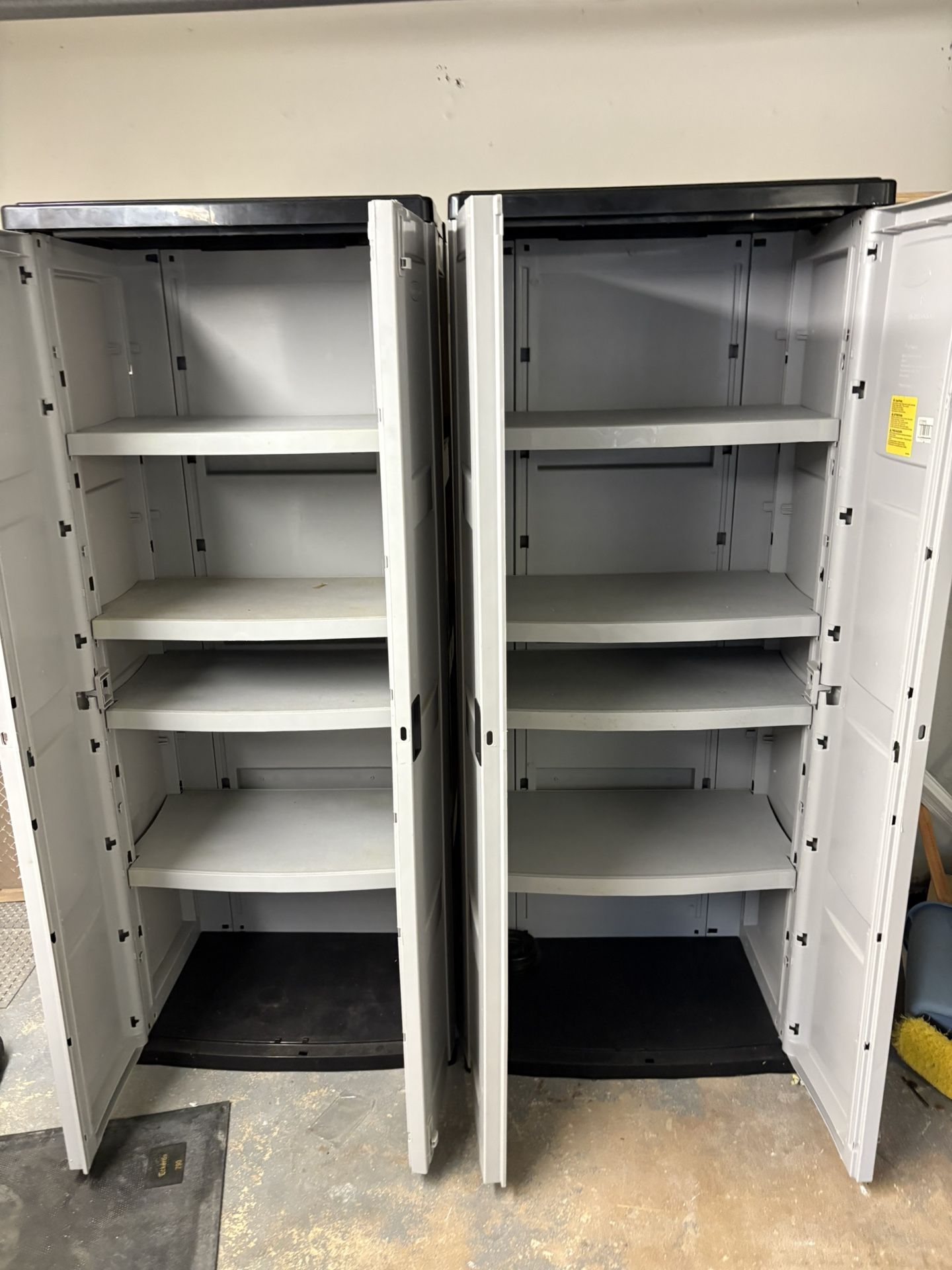 Rubbermaid Shelves 2