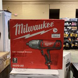 Milwaukee 1/2 in. Impact Wrench with Rocker Switch and Detent Pin Socket Retention