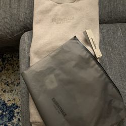 Brand New Fear Of God Essentials Men’s Sweatshirt