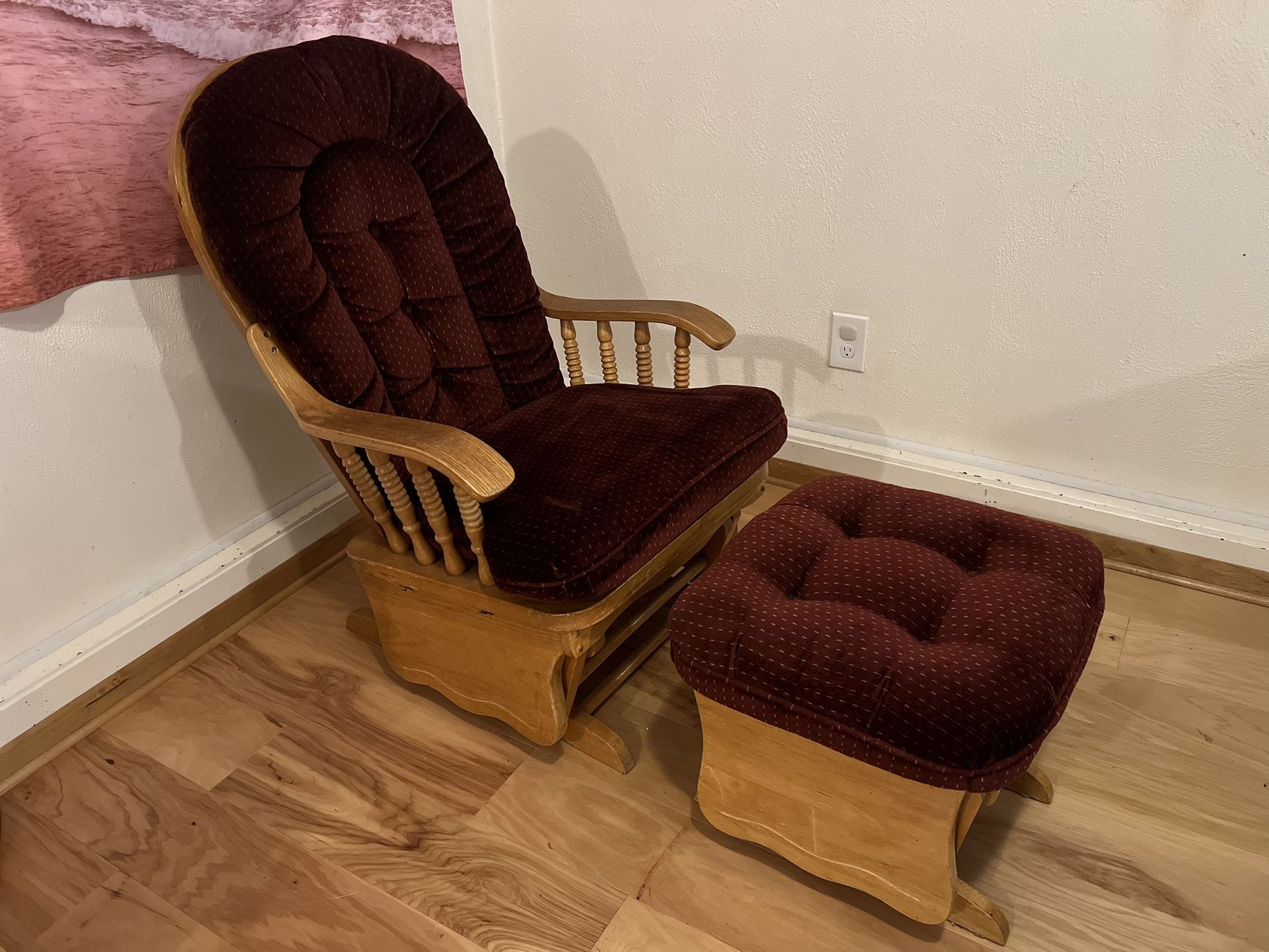 Glider/Rocking Chair & Matching Footrest 